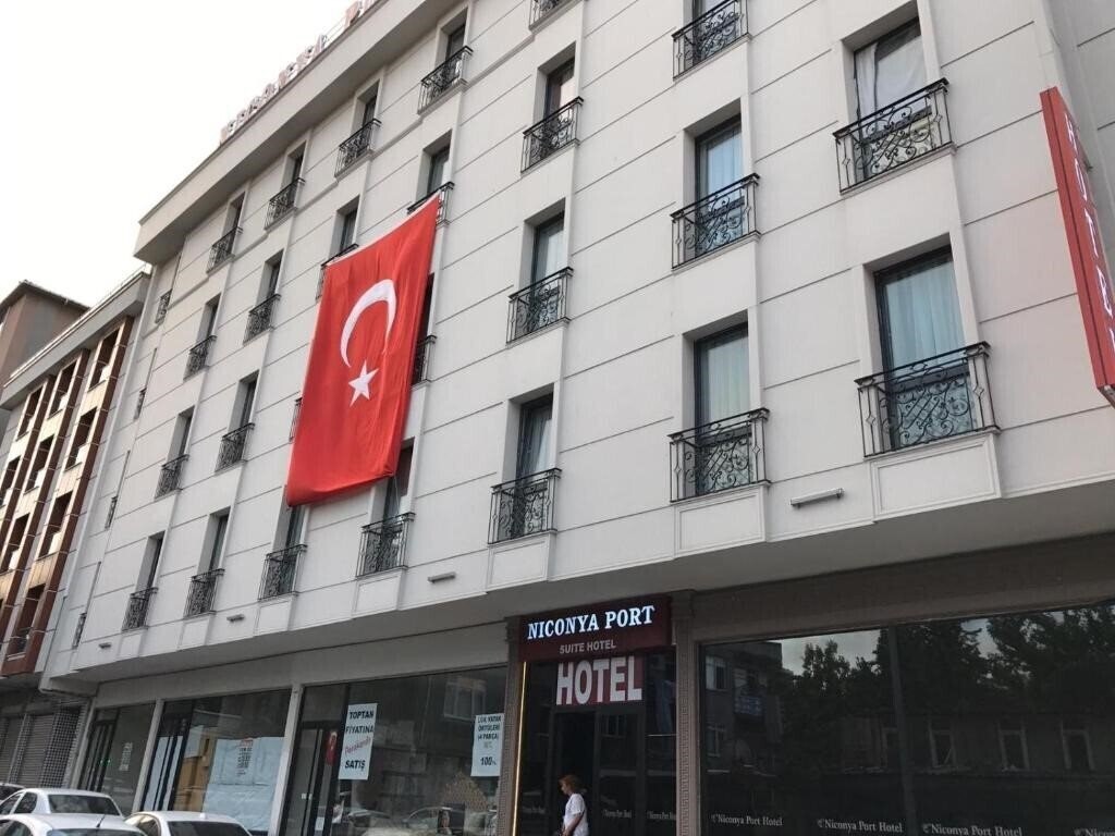 Готель Niconya Port Suites & Hotel 3*