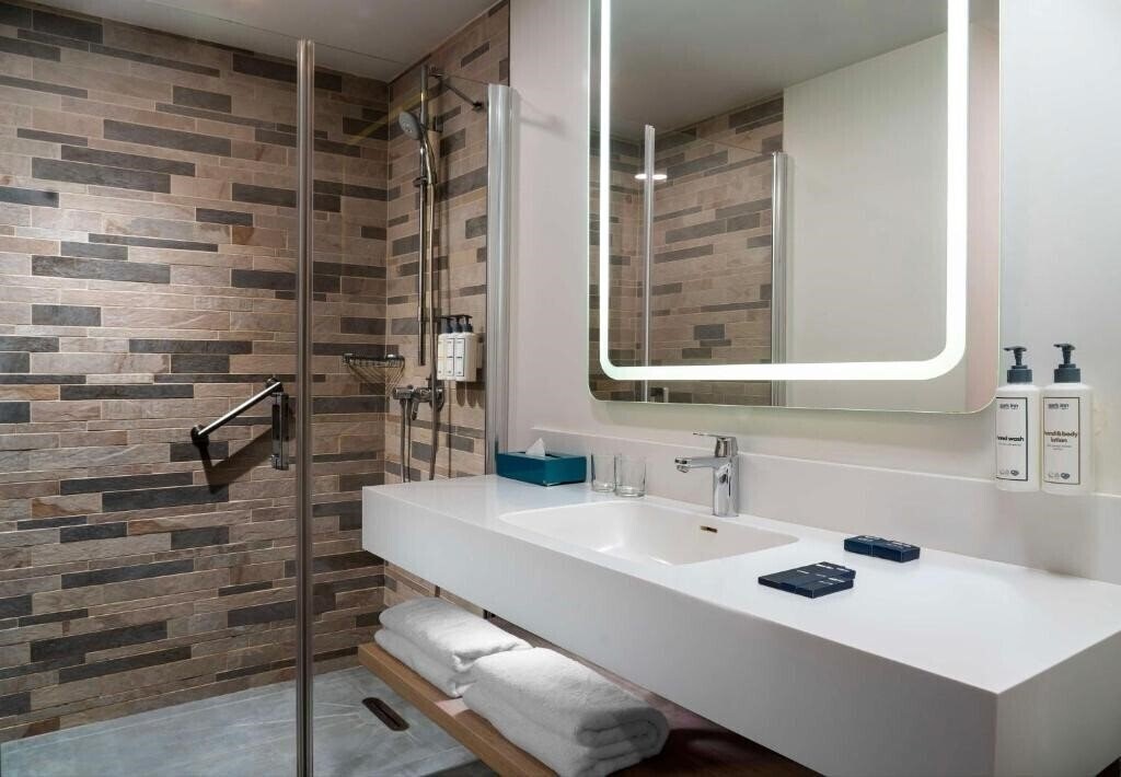 Фотографія Park Inn By Radisson Istanbul Airport Odayeri 4*