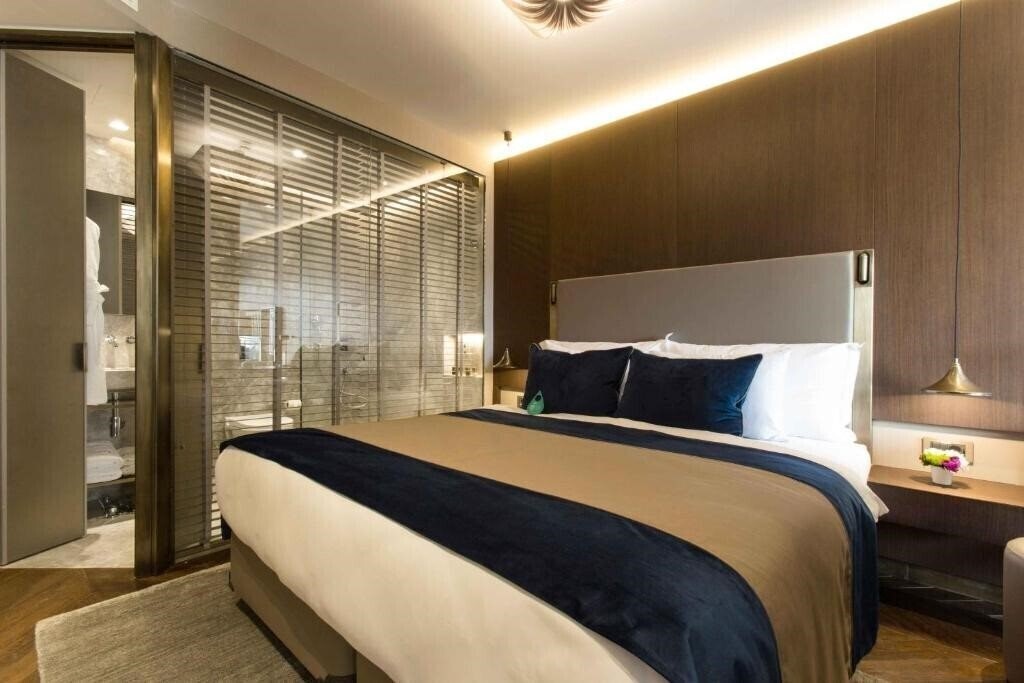 Фотографія Noble22 Suites 4*