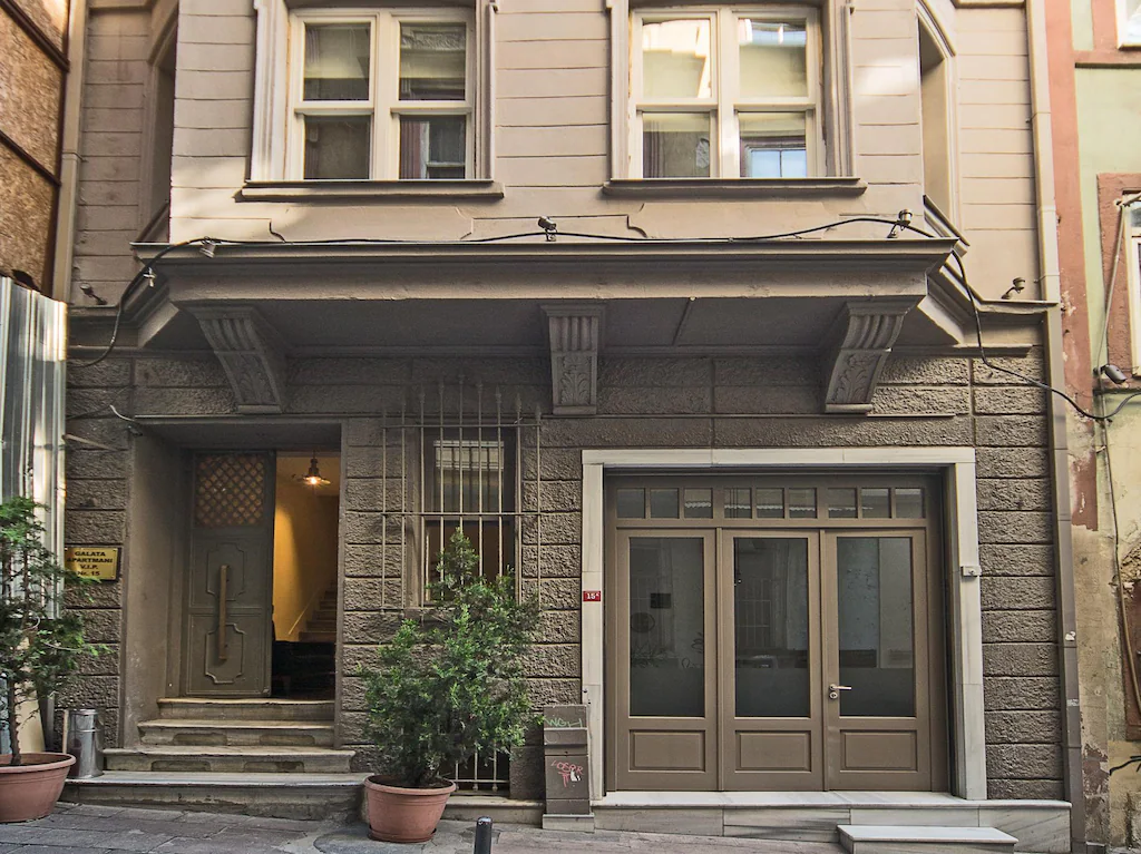 Готель Galata Tower Suites by Mile Hotels (ex. Galata Tower VIP Apartment Suites) 3*