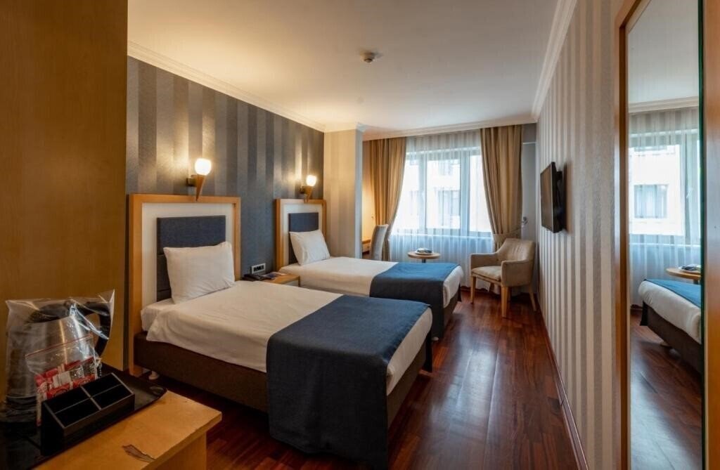Фото Nova Plaza Hotel Taksim Square 3*
