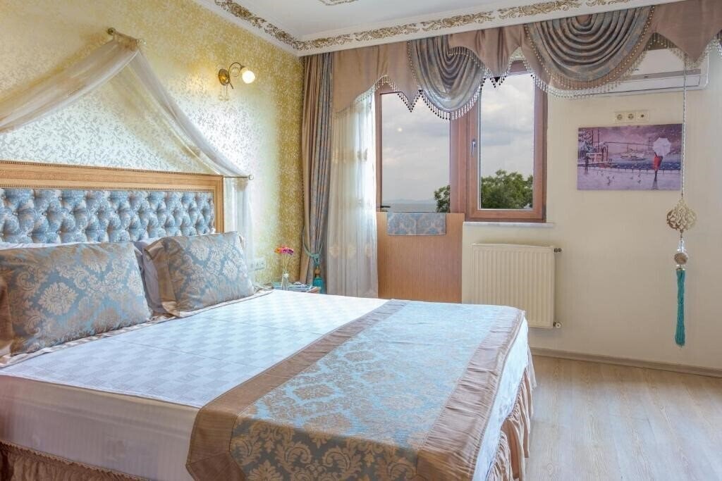 Готель Seahouse Suites 4*
