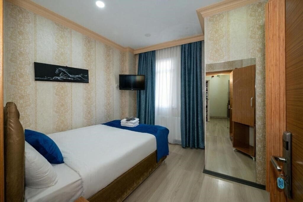 Готель Taksim Maxwell Hotel 3*