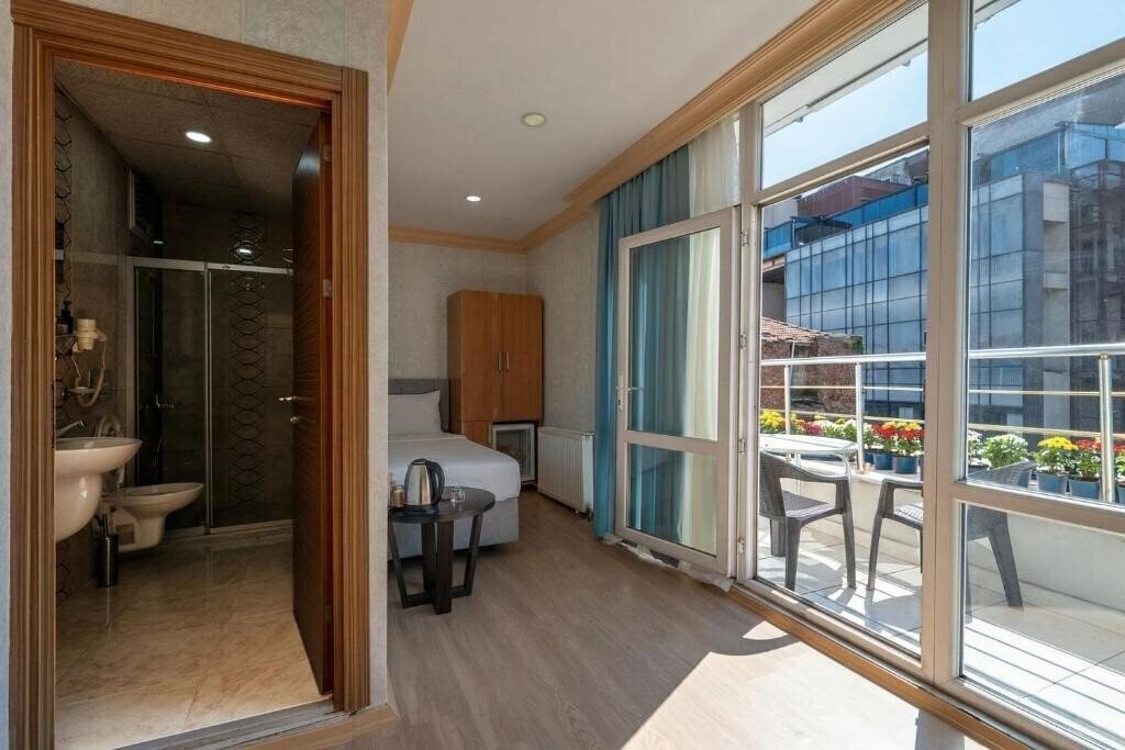 Фото Taksim Maxwell Hotel 3*