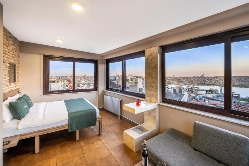 Готель The Pera Hotel 3*