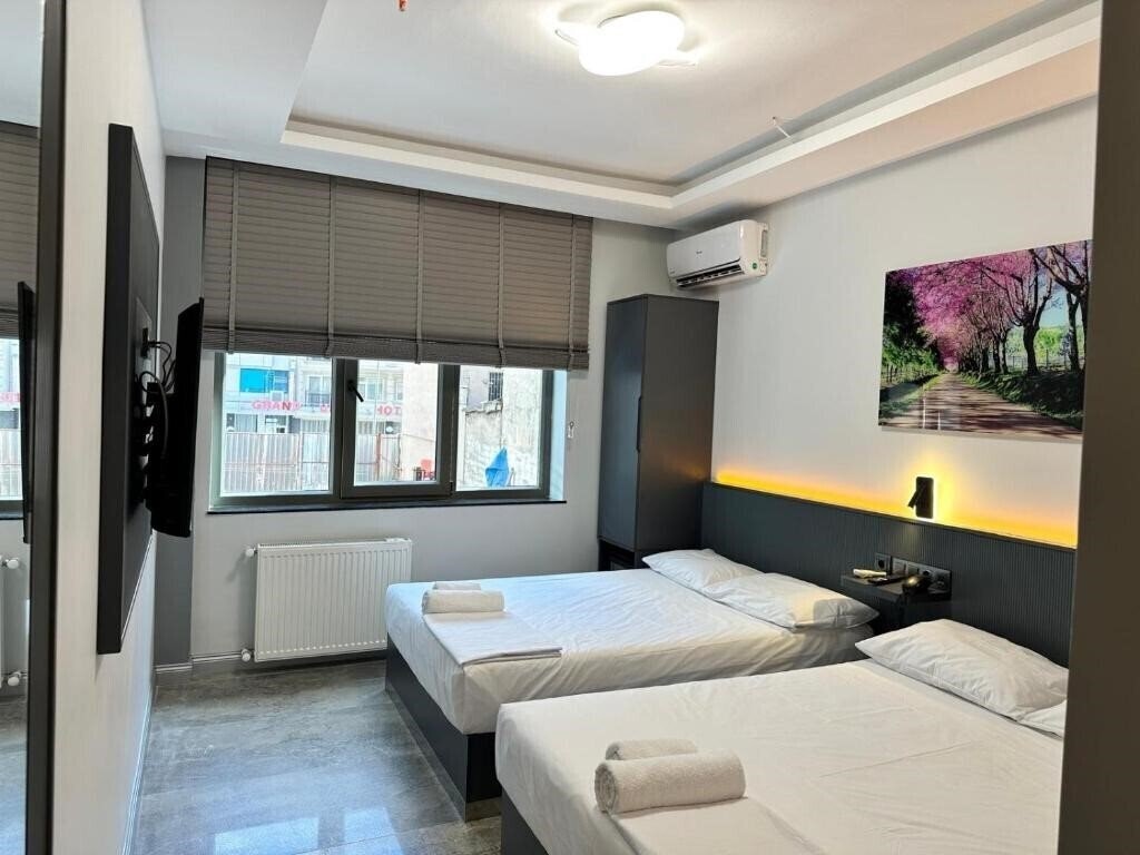 Готель Grand Fm Hotel 3*