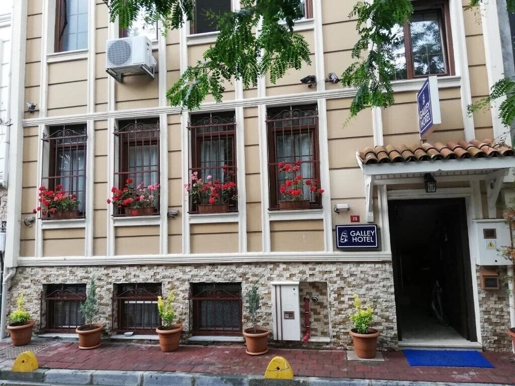 Готель Galley Hotel 3*