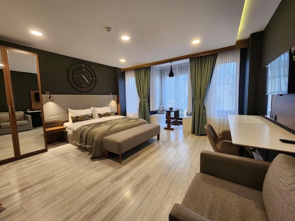 Отель Taksim Landhouse Hotel 4*