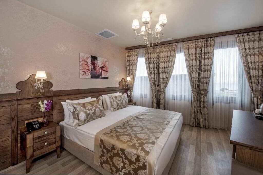 Готель Perapolis Hotel 3*