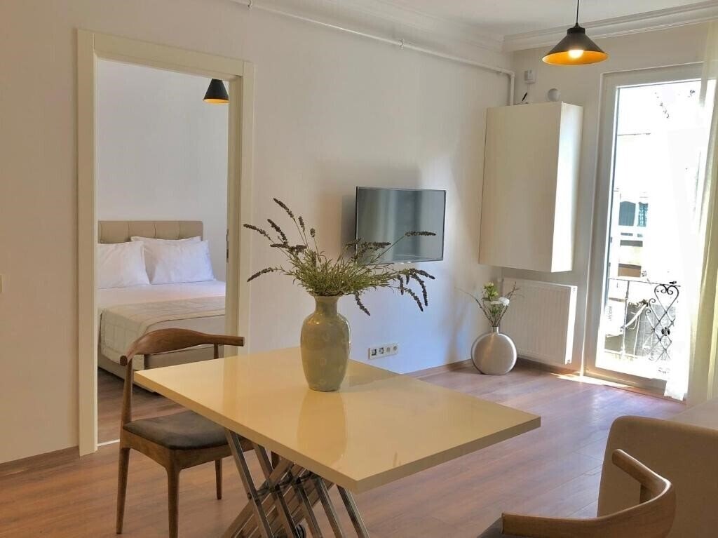 Отель Joy Suites 3*