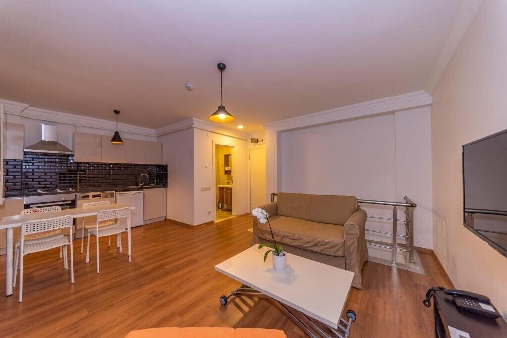 Фотография Joy Suites 3*