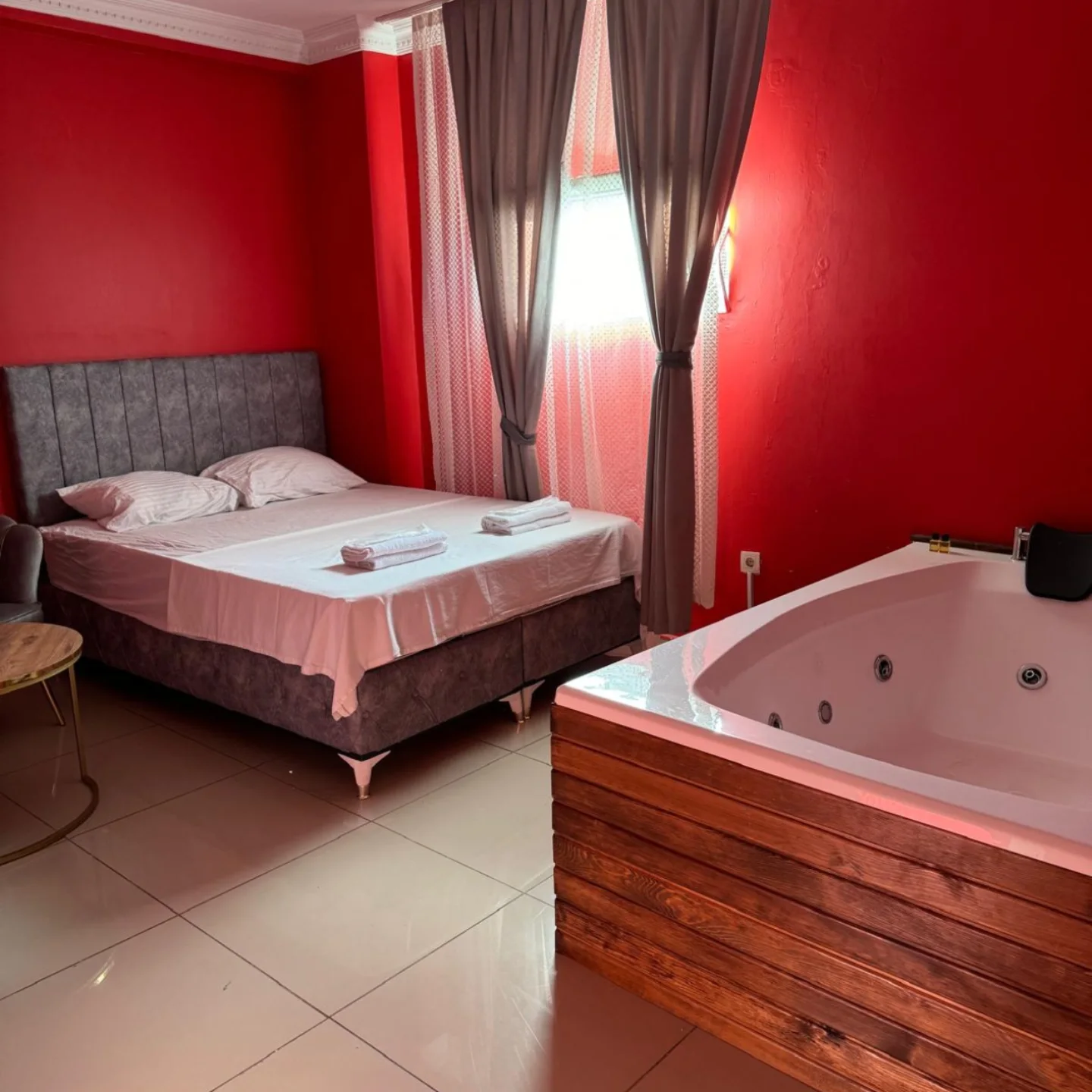 Картинка Red Room Hotel 3*