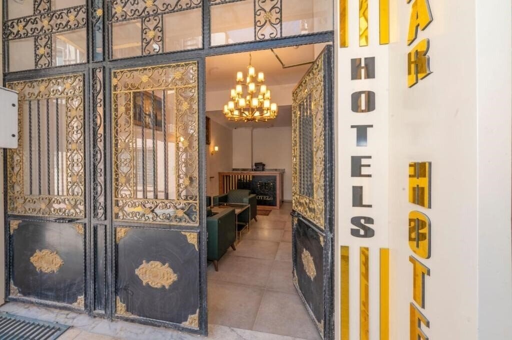 Отель Bazaar Hotel Old City 2*