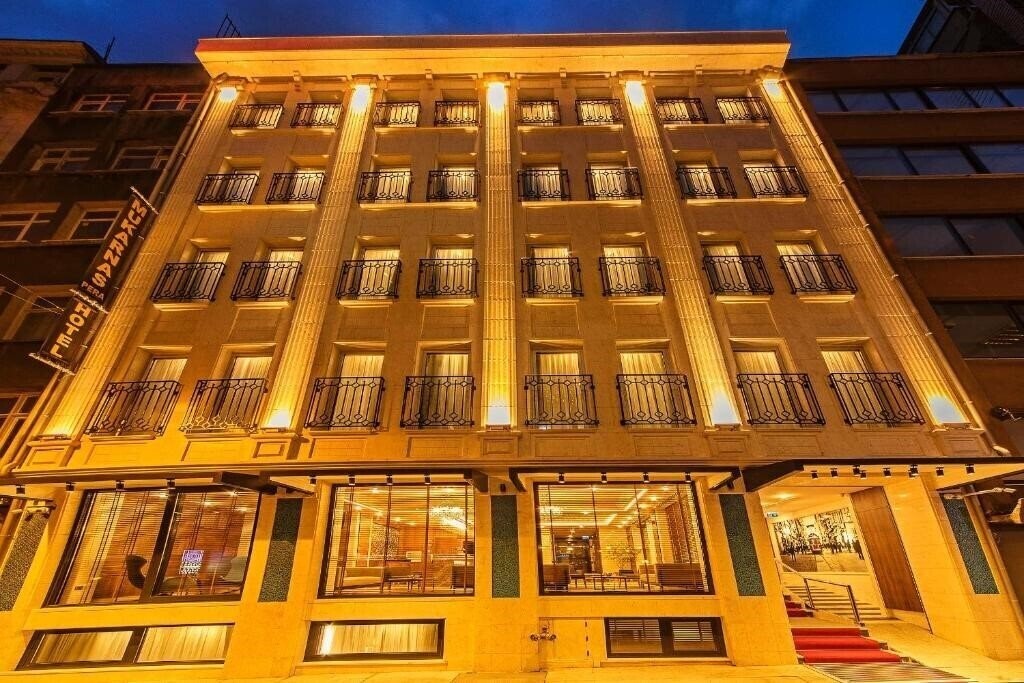 Готель Mukarnas Taksim Boutique Hotel 4*