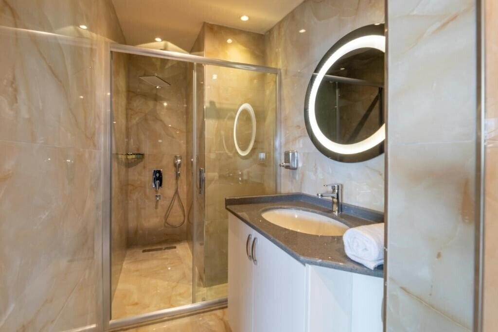 Фото Walton Gardens Pera Hotel 3*