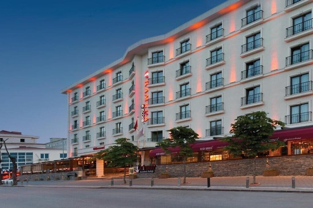 Отель Ramada by Wyndham Istanbul Florya Hotel 4*