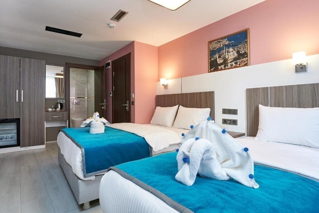 Отель Renzo Hotel 3*