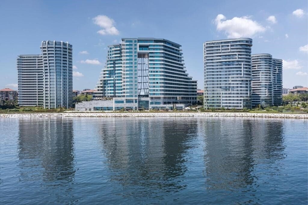 Готель JW Marriott Istanbul Marmara Sea 5*