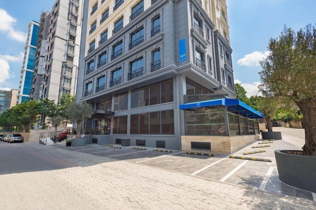 Готель Tryp By Wyndham Istanbul Atasehir 3*