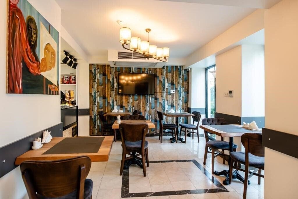 Зображення The Camelot Hotel Boutique 3*