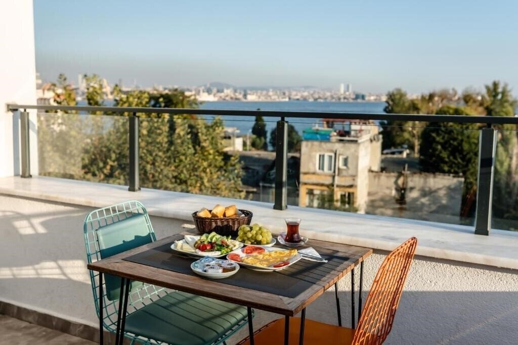 Фото The Camelot Hotel Boutique 3*
