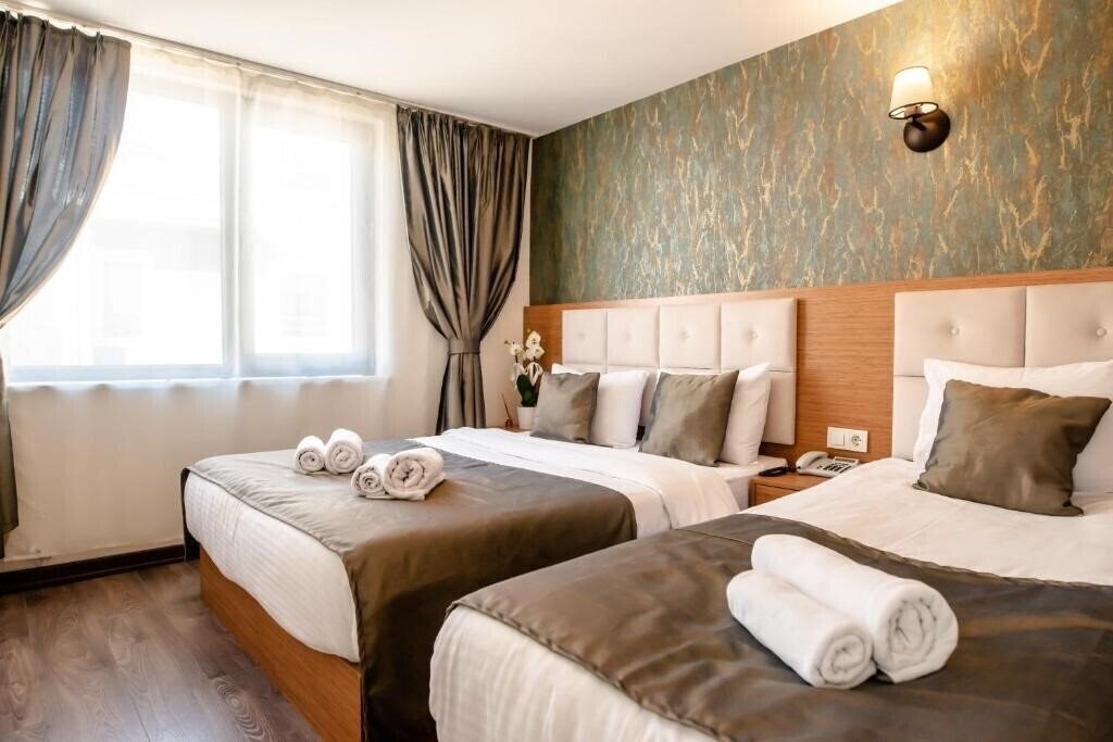 Фотографія The Camelot Hotel Boutique 3*