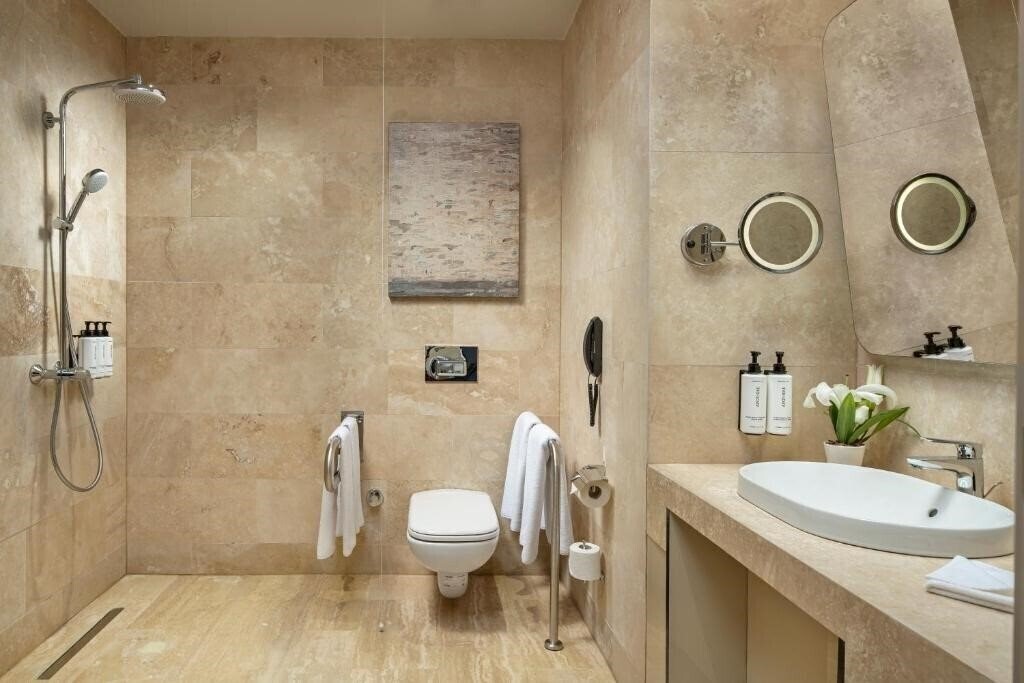 Зображення Crowne Plaza Istanbul Tuzla Viaport Marina 4*