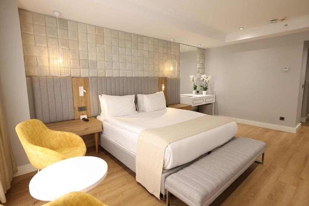Готель Nova Plaza Prime Hotel (ex. Sundance Hotel Istanbul, Holiday Inn Istanbul Airport Hotel) 5*