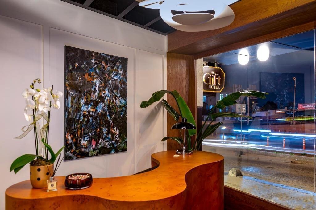 Отель The Gift Hotel 4*