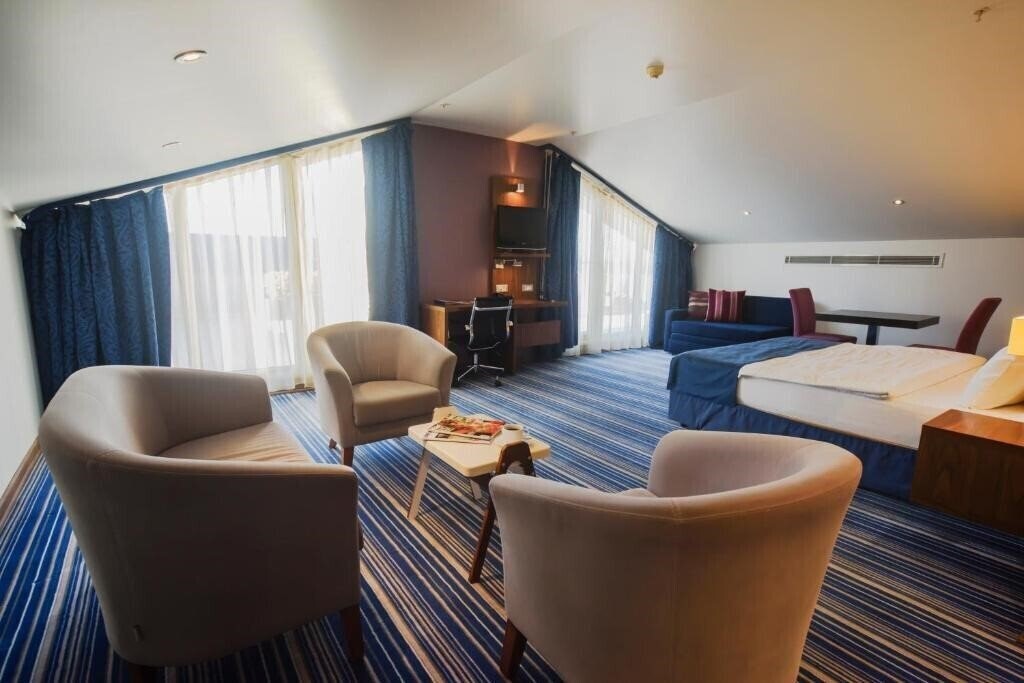 Картинка Holiday Inn Express Istanbul Altunizade by IHG 3*