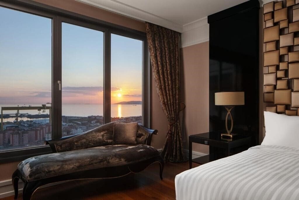Фото Istanbul Marriott Hotel Pendik 5*