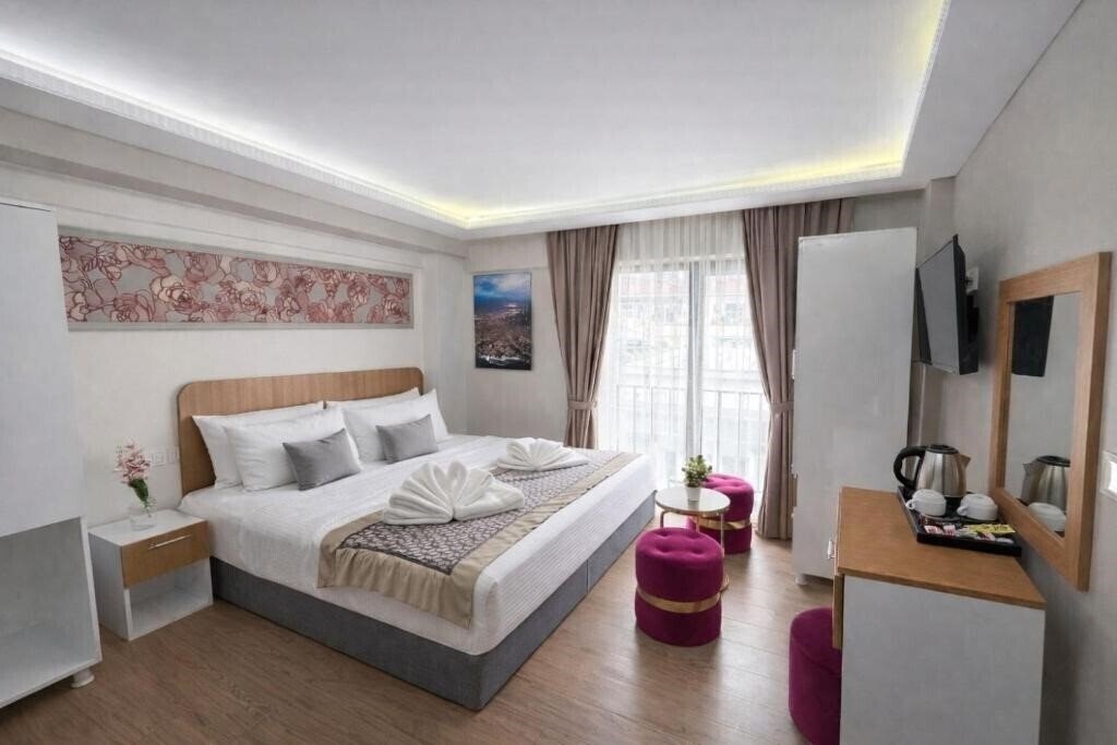 Отель Ria Suites 4*