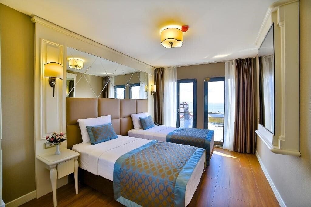 Готель Beethoven Hotel & Suit 3*