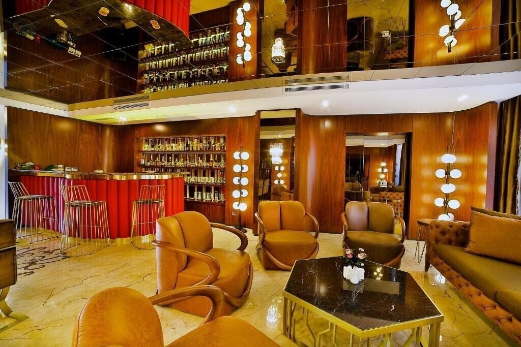 Фотографія Beethoven Hotel & Suit 3*
