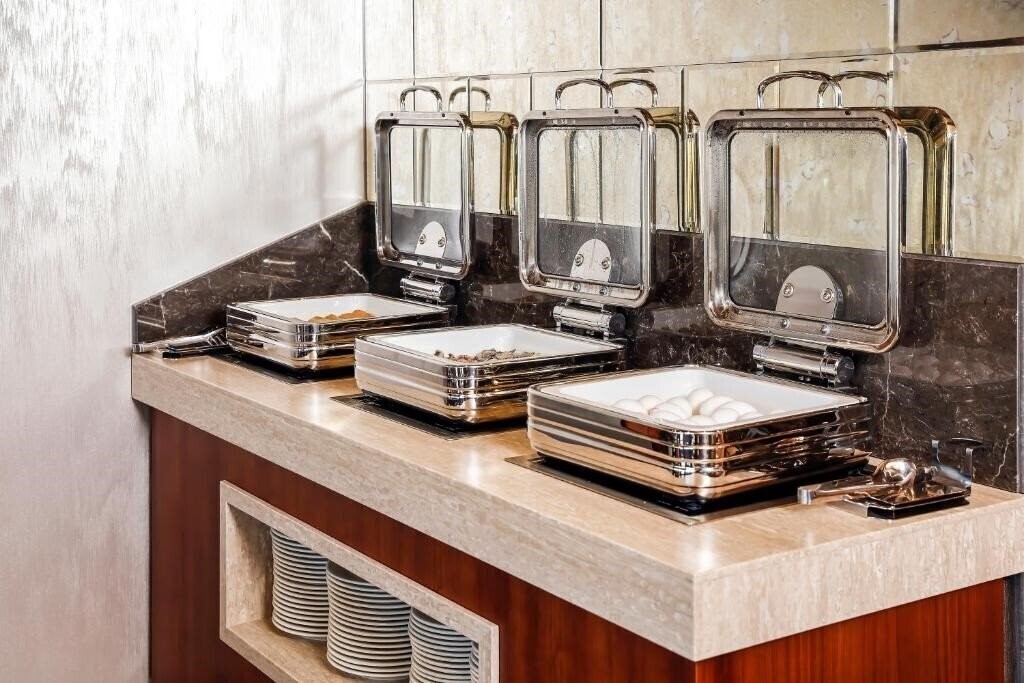 Фотографія Manors Hotel 4*