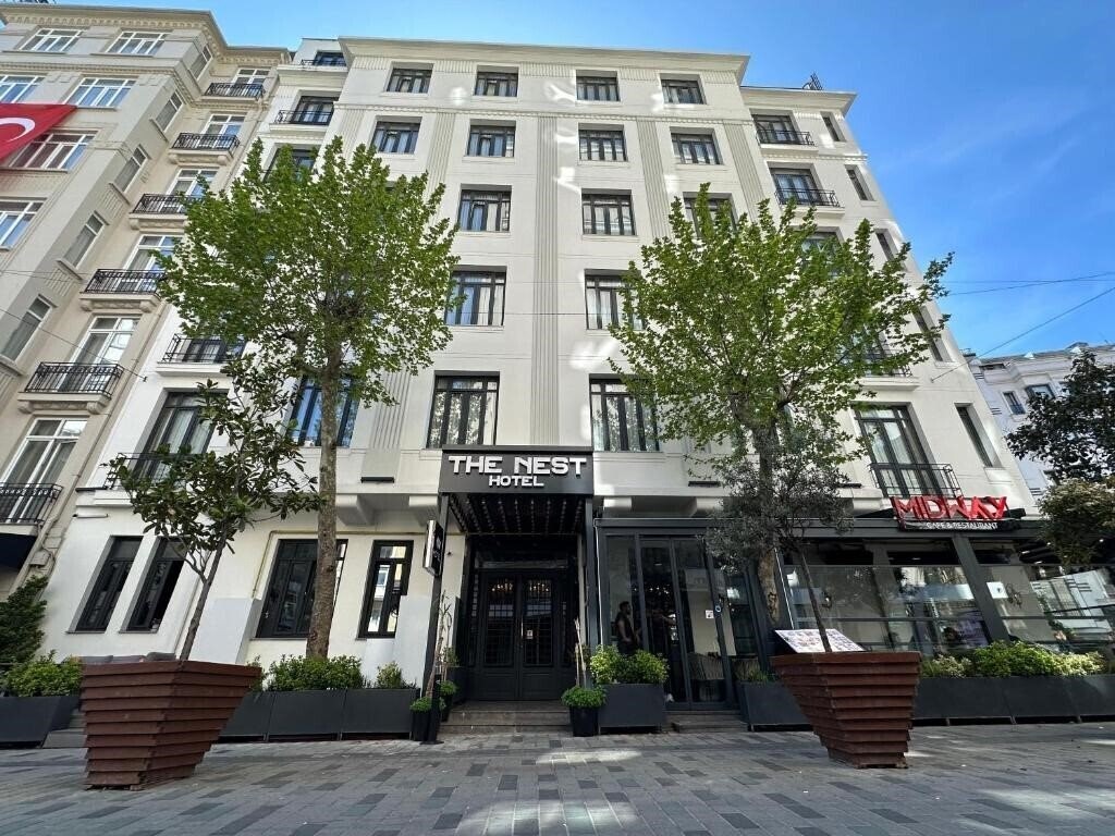 Готель The Nest Hotel 4*
