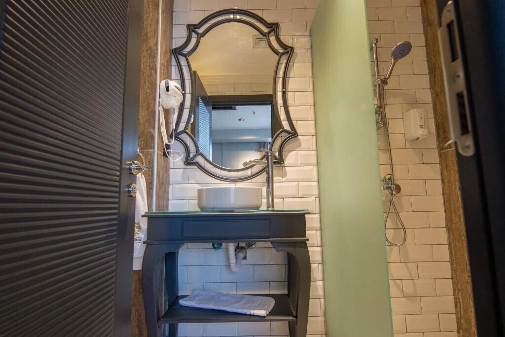Фото Sherlock Homes Hotels 4*