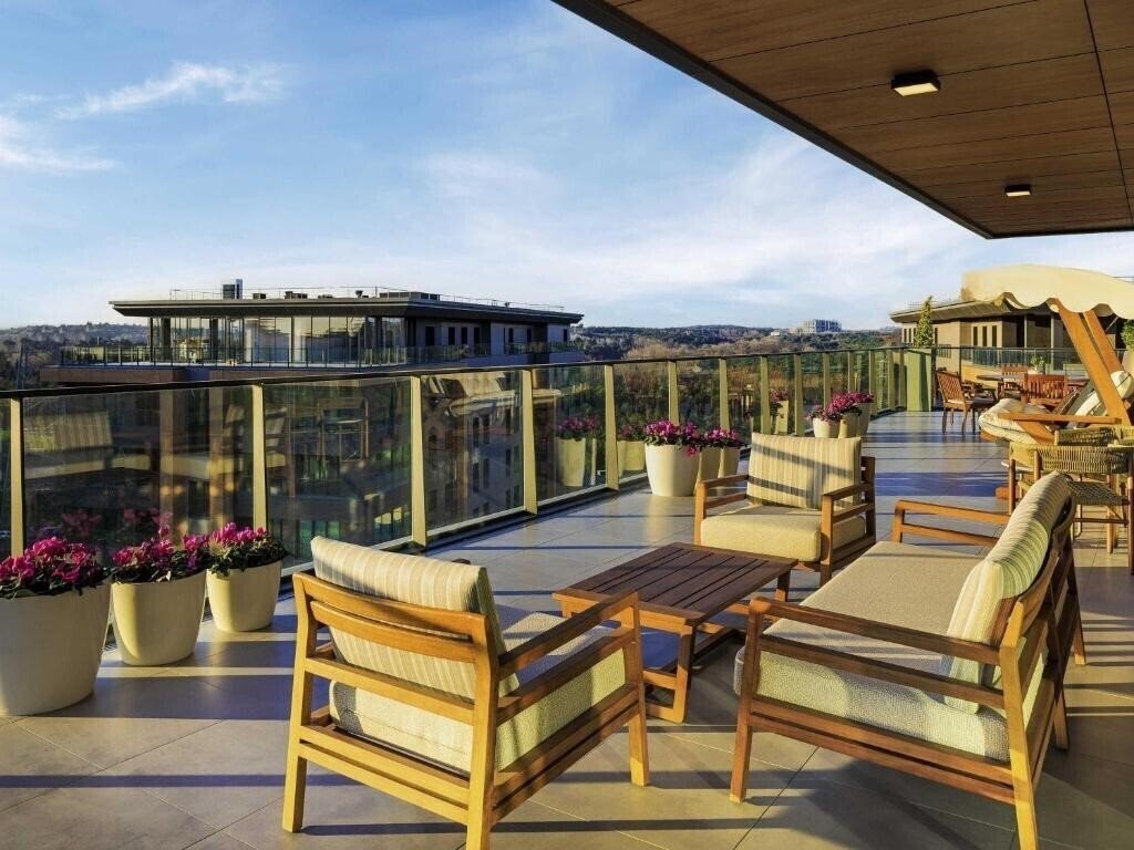 Фото Movenpick Living Istanbul Camlivadi 5*