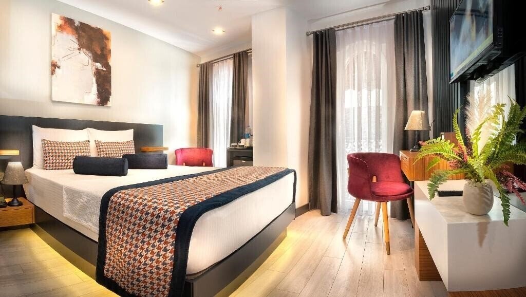 Готель La Vita Suites 4*