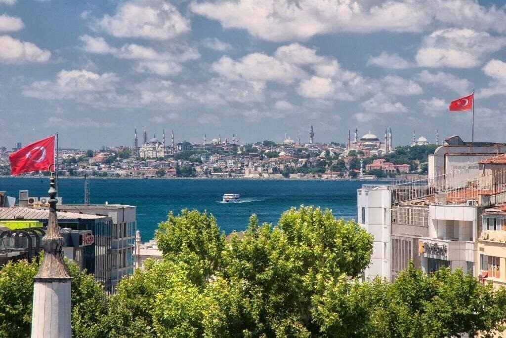 Зображення La Vita Suites 4*