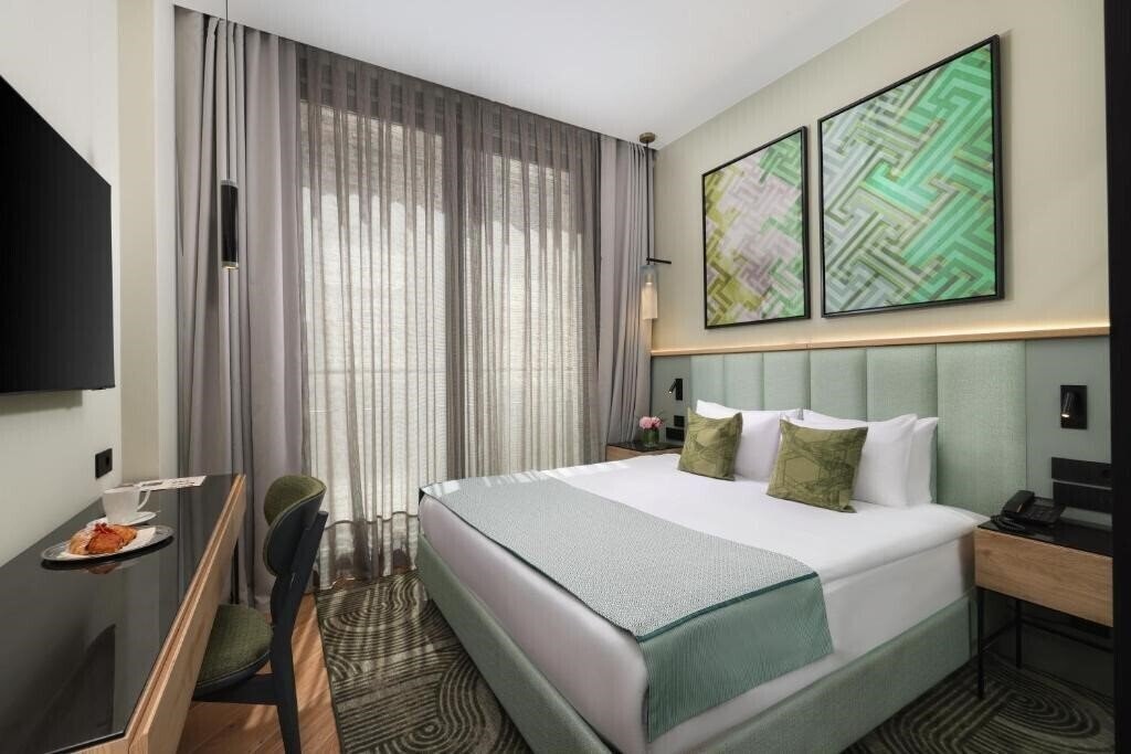 Фотографія The Wings Hotels Pera 3*