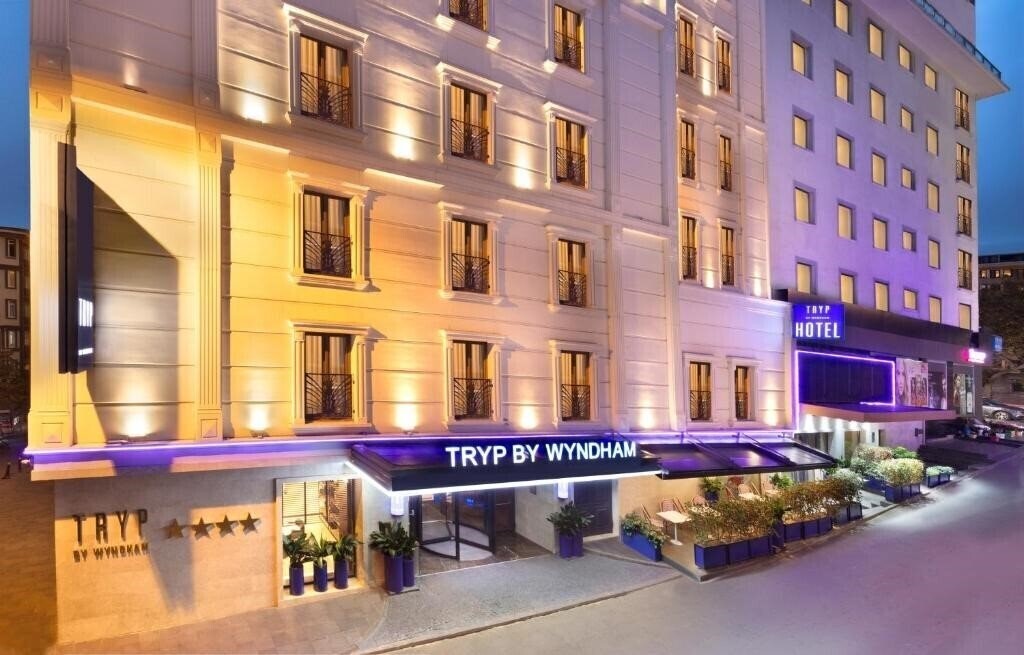 Готель Tryp By Wyndham Istanbul Sisli 4*