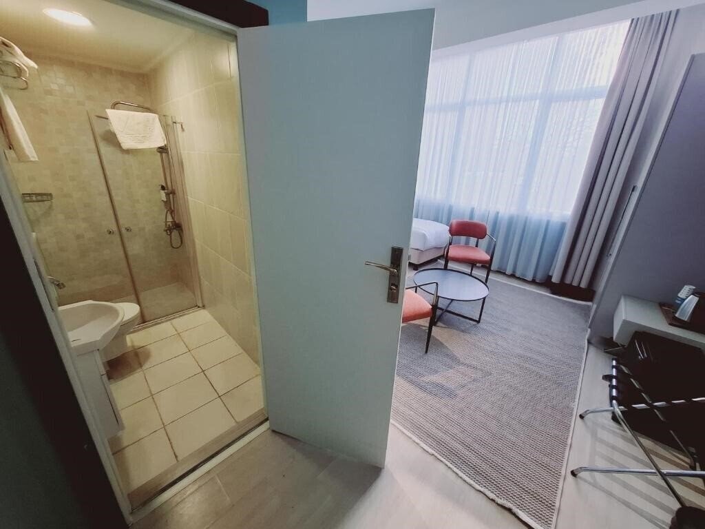 Фотографія EA Exclusive Hotel 4*