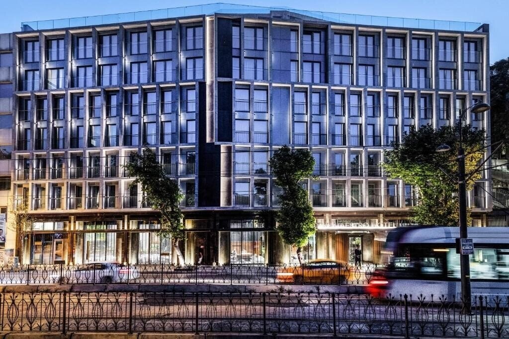 Отель The Maestro Hotel 4*