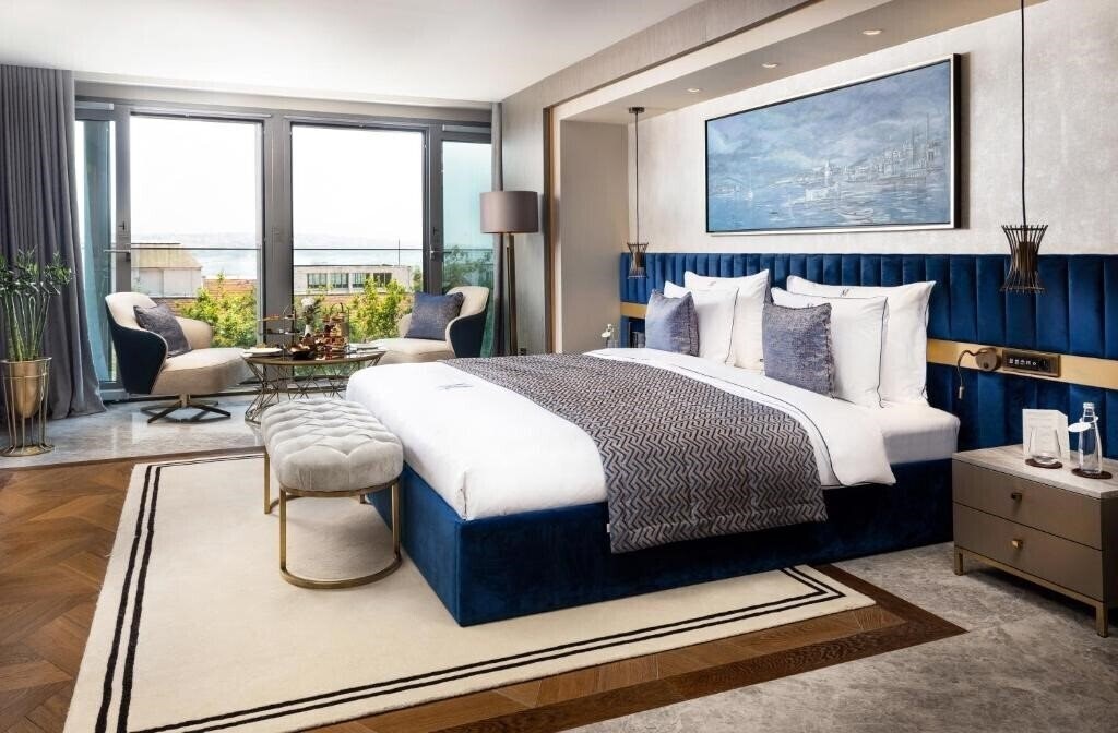 Фото The Maestro Hotel 4*