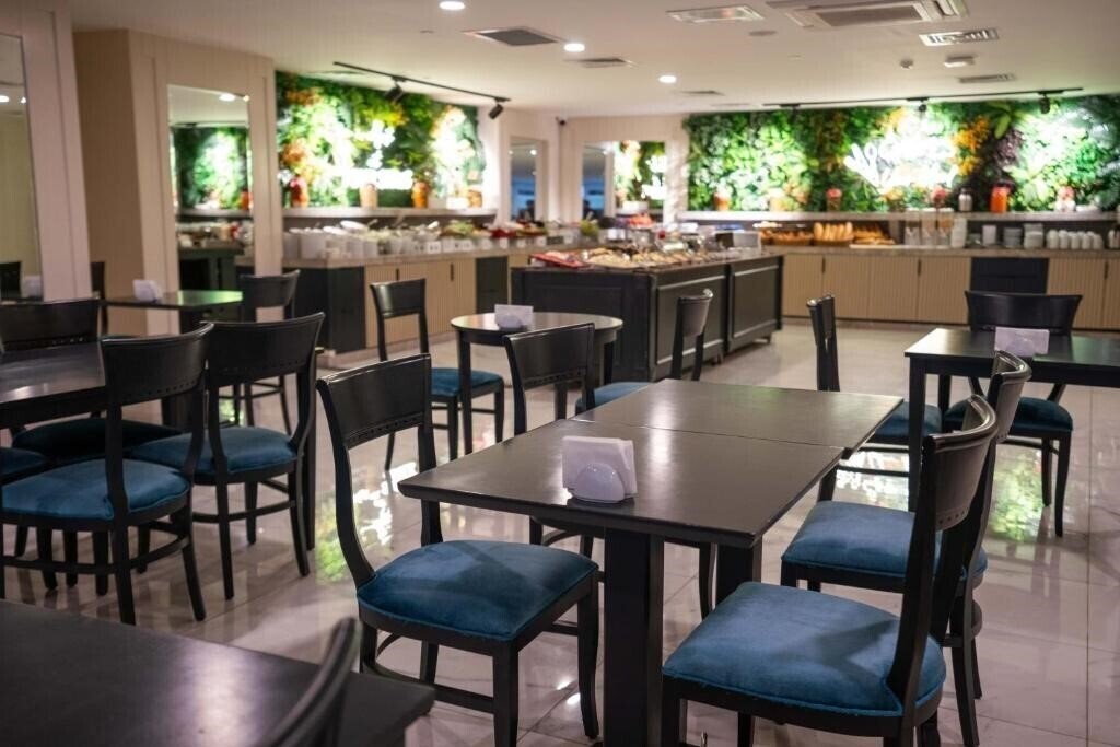 Фото Four Sides Lion Hotel Taksim (ex. Four Sides Lion Taksim Hotel & SPA, Lion Hotel) 4*