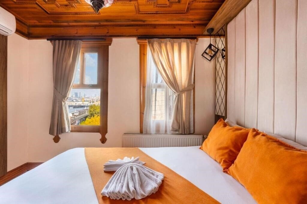 Отель Astra Boutique Hotel 5*