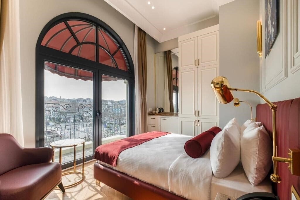Отель New Inn Hotel Old Town 4*