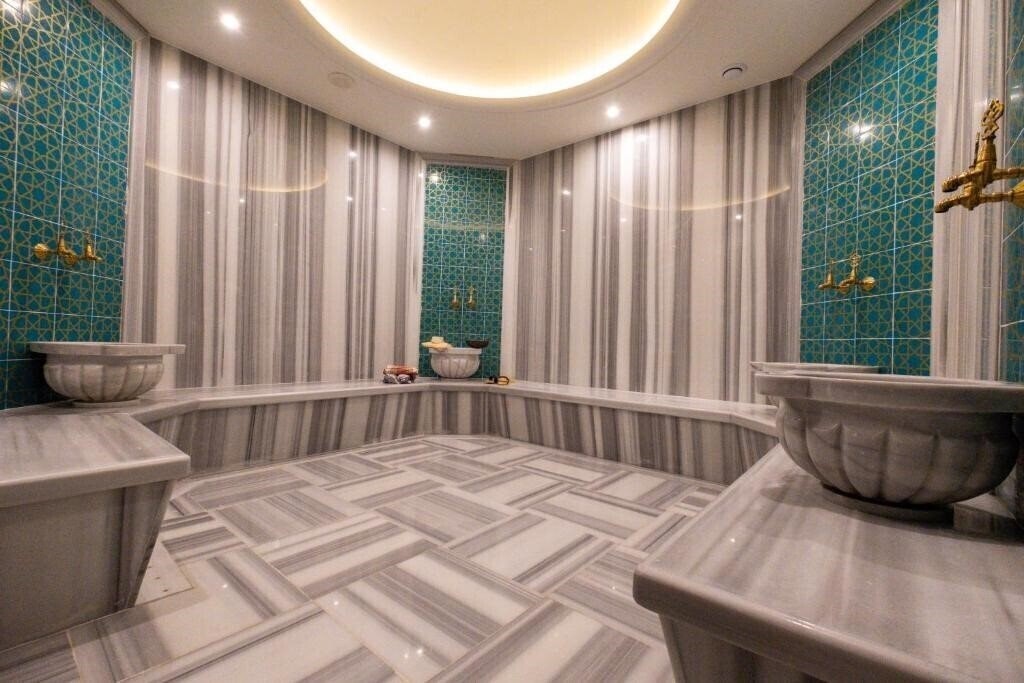 Фотографія New Inn Hotel Old Town Special 3*