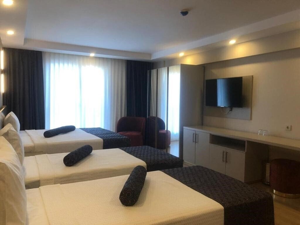 Фото Grand Iska Hotel 4*